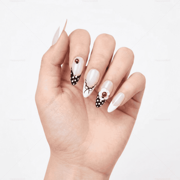 Nail Lounge