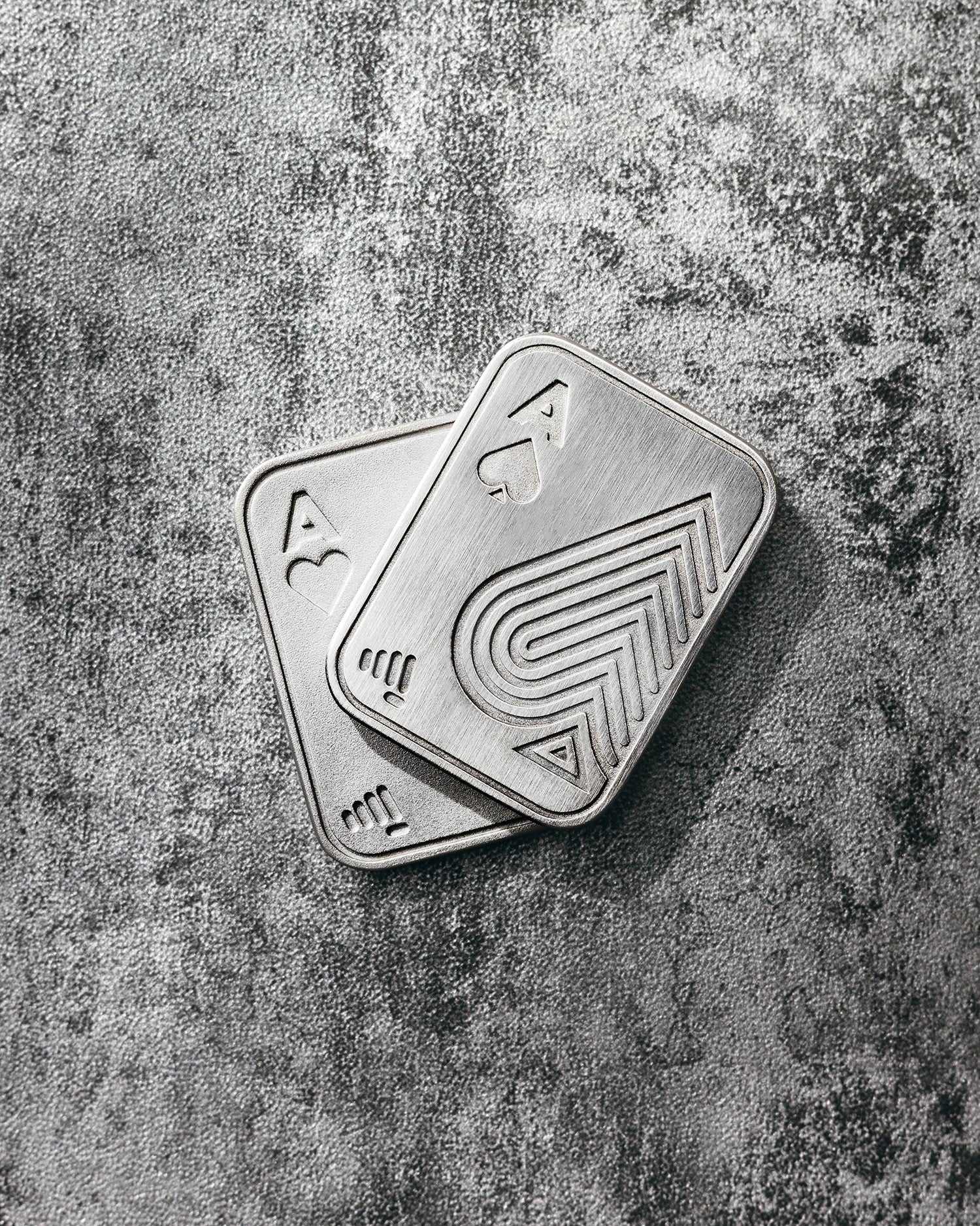 SHUFFLE POCKET ACES V2 (Satin Silver)