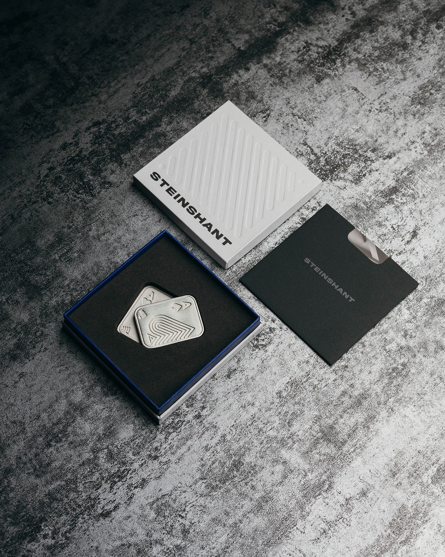 SHUFFLE POCKET ACES V2 (Satin Silver)