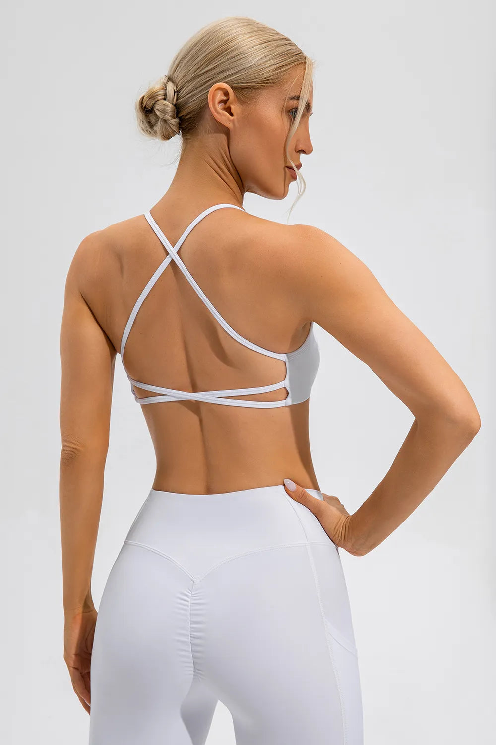 Crisscross Spaghetti Strappy Sports Bra (5 colors) Trendsi