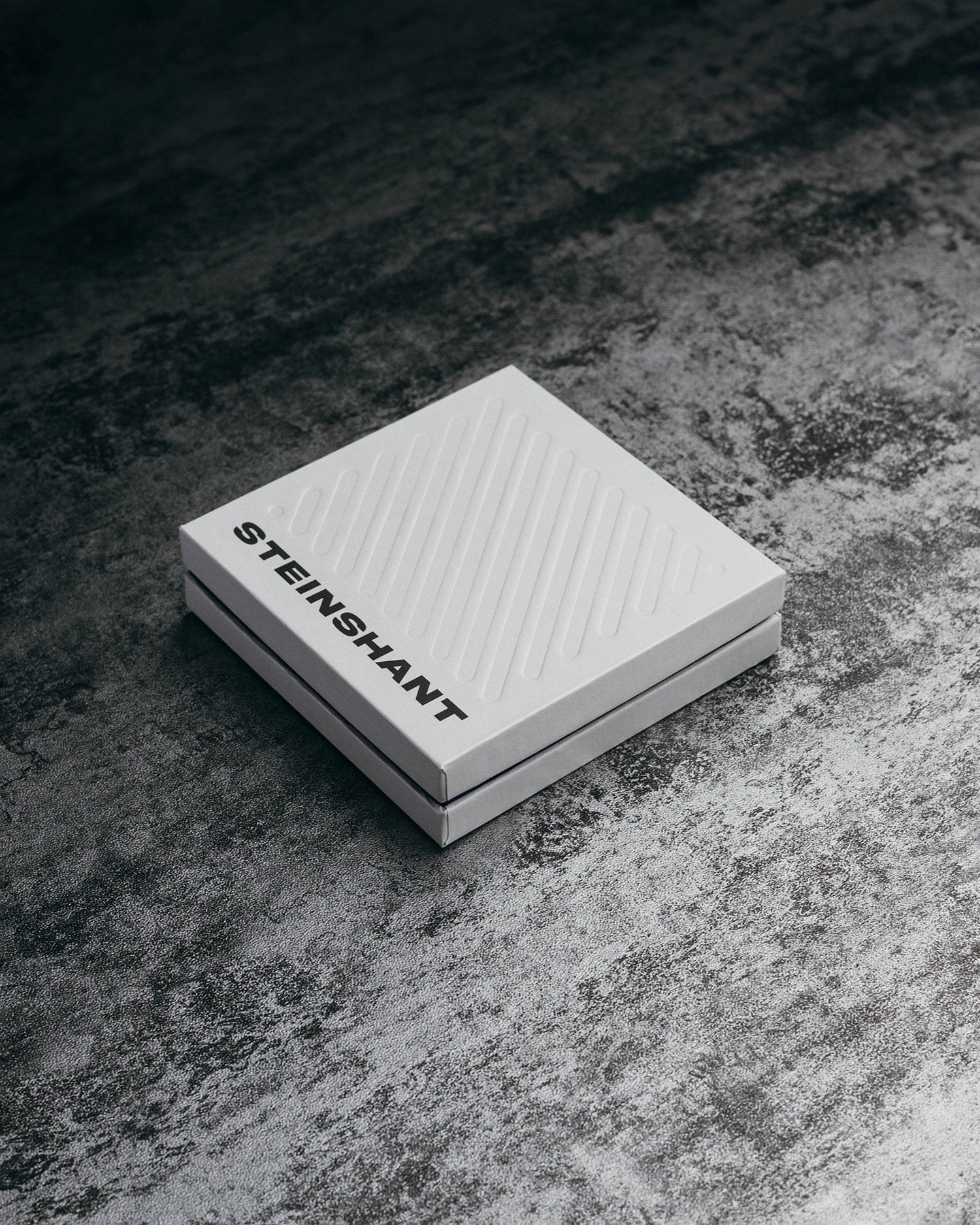 SHUFFLE POCKET ACES V2 (Satin Silver)