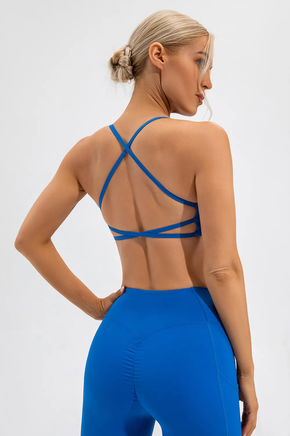 Crisscross Spaghetti Strappy Sports Bra (5 colors) Trendsi
