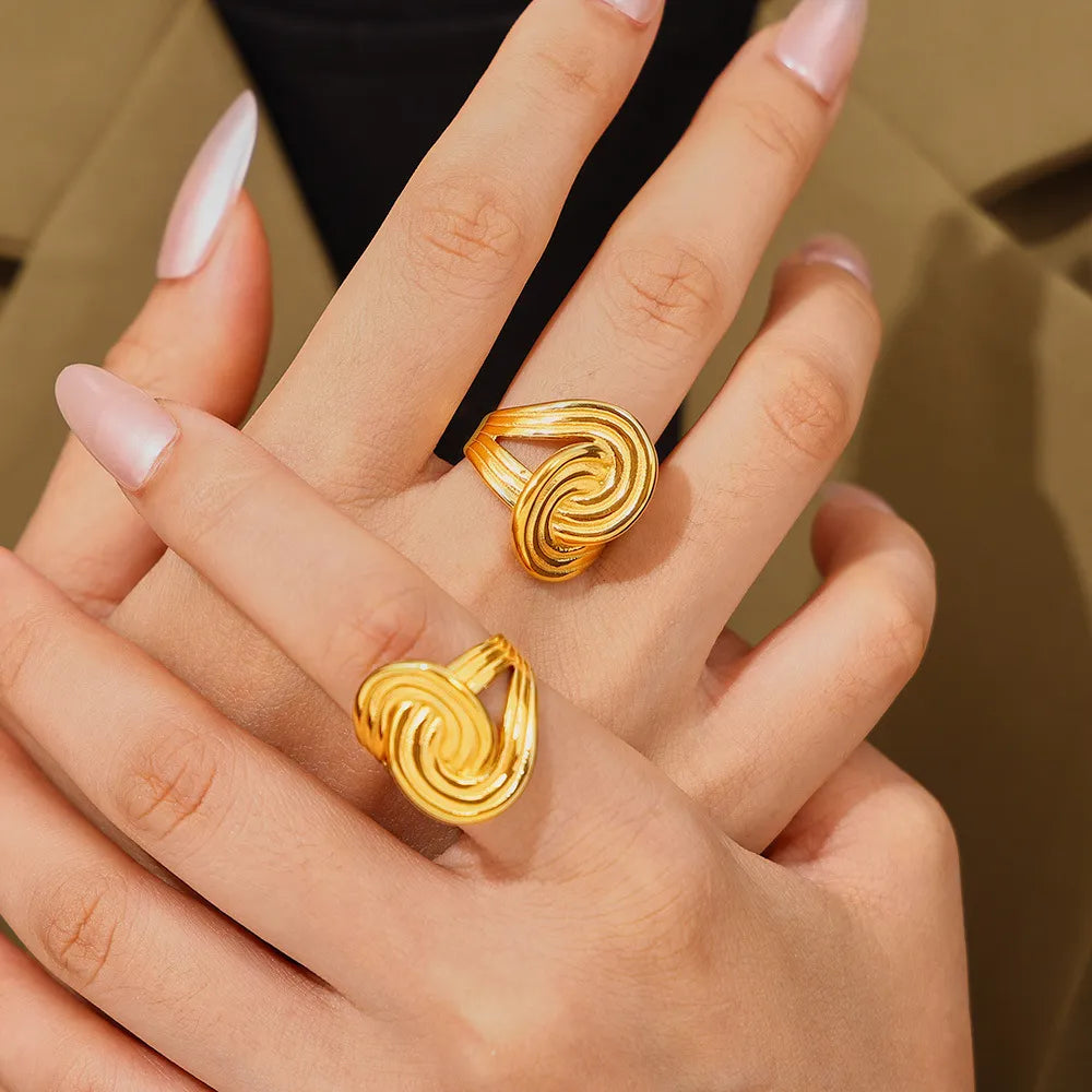 18K Gold-Plated Twisted Statement Ring Trendsi