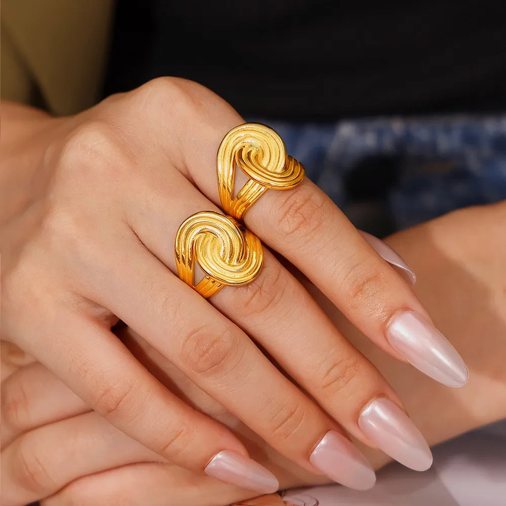 18K Gold-Plated Twisted Statement Ring 8 Trendsi