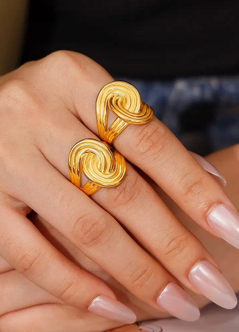 18K Gold-Plated Twisted Statement Ring 8 Trendsi
