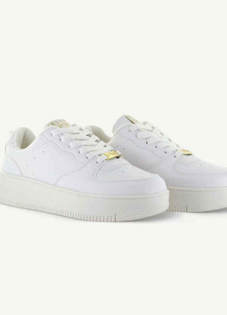 The Metro: Platform Court Sneaker Sneakers Elle Footwear