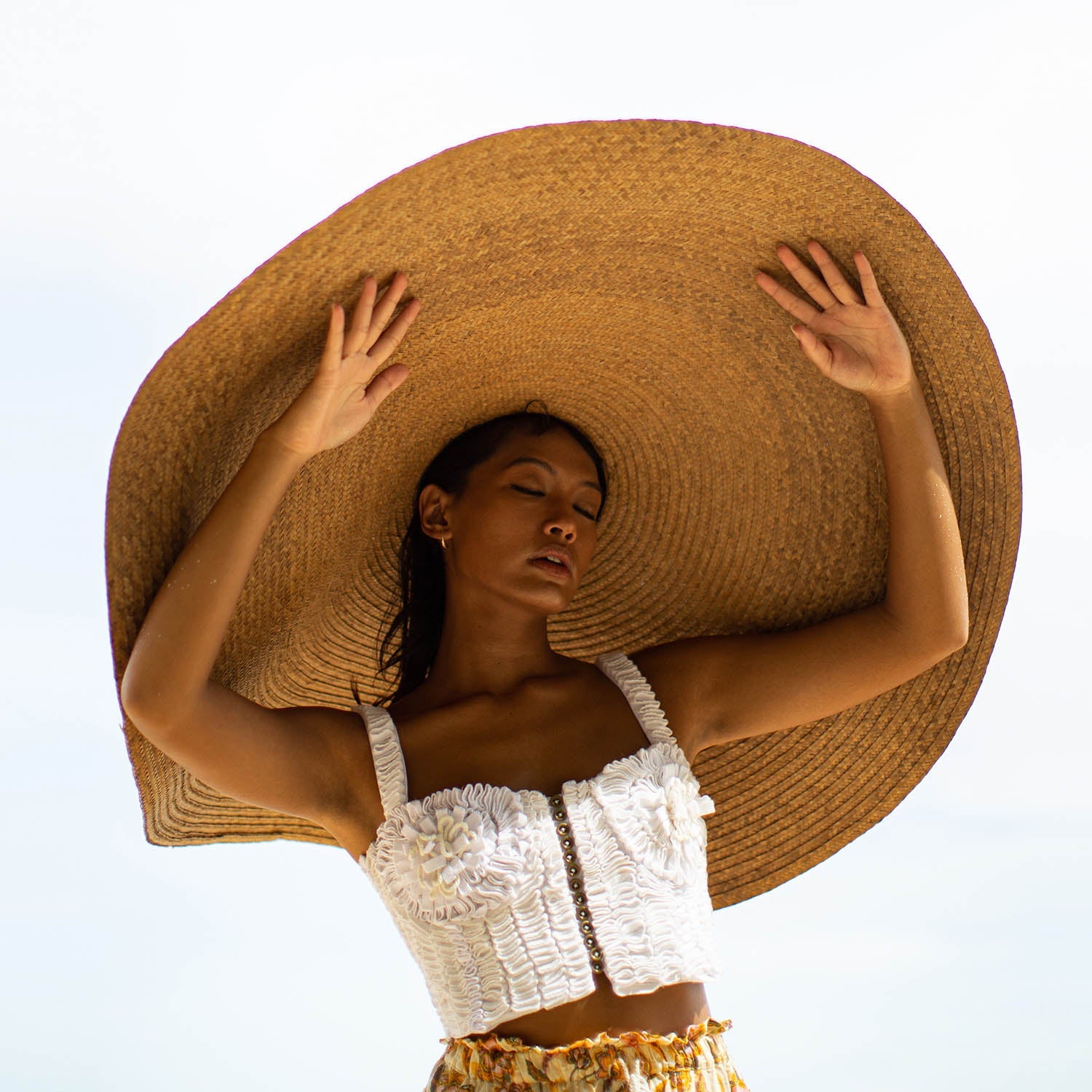 The Solana Oversized Straw Hat In Toasted Beige