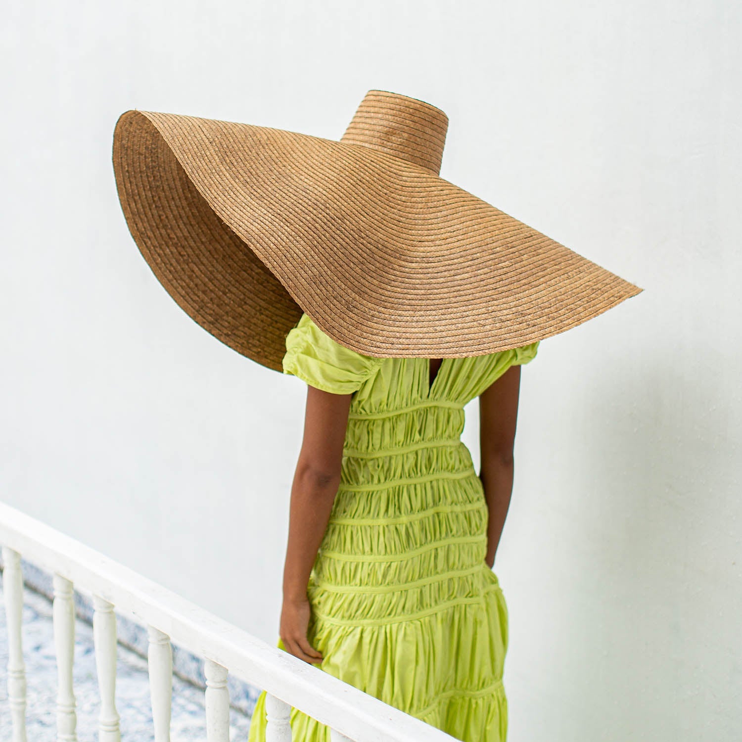The Solana Oversized Straw Hat In Toasted Beige