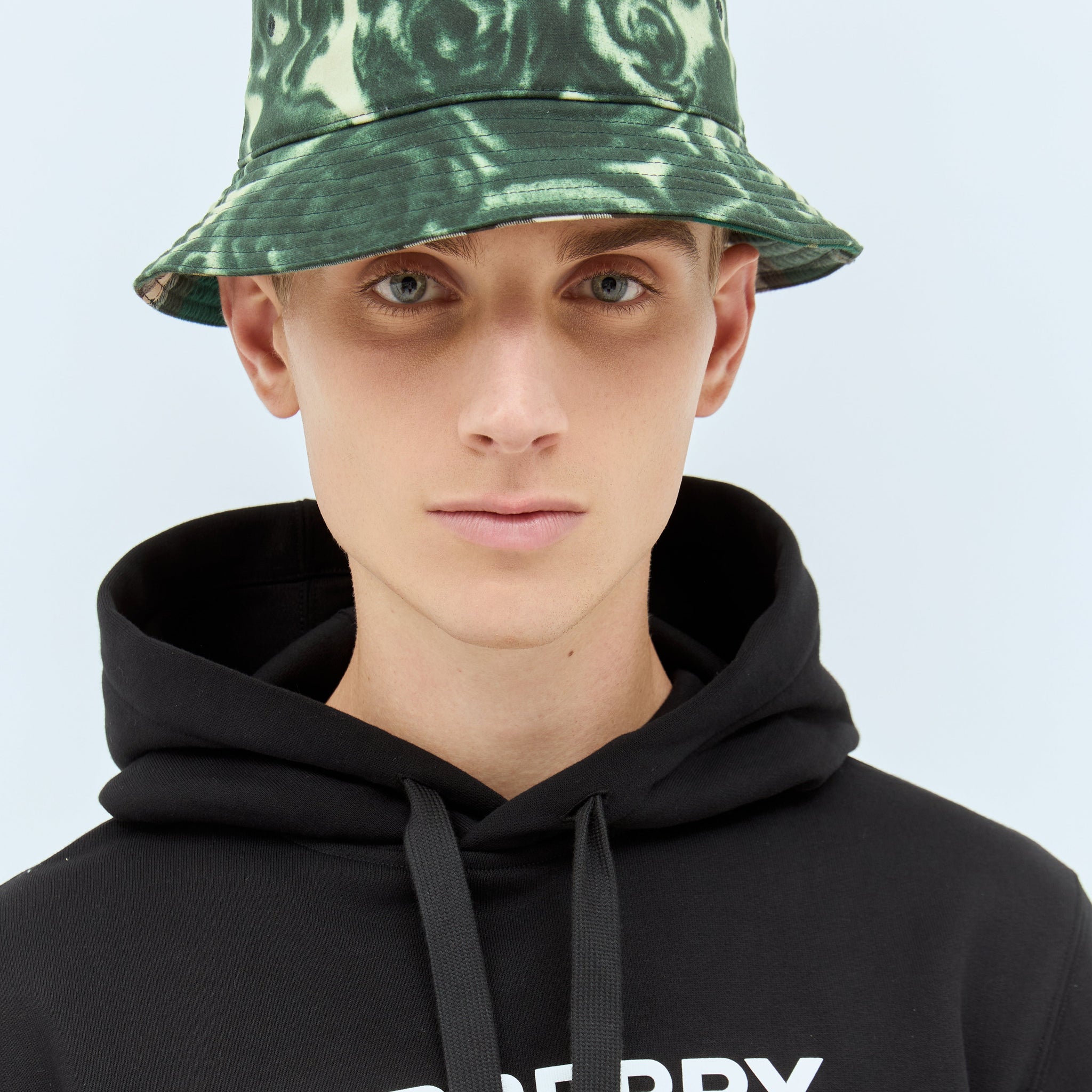 Burberry Men Rose Print Wax Bucket Hat